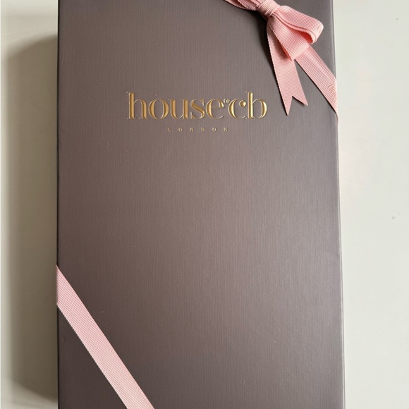 Robe House of CB - Picture 5 of 7